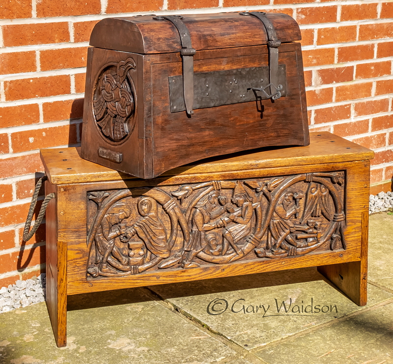 Hrbarr Casket & Wayland Kista - Image copyrighted  Gary Waidson. All rights reserved.